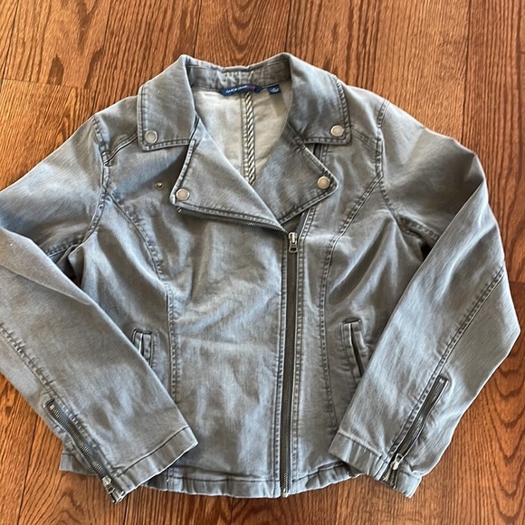 Isaac Mizrahi live moto Ryder denim stretch jacket grey diagonal zipper front 6 - Picture 12 of 13